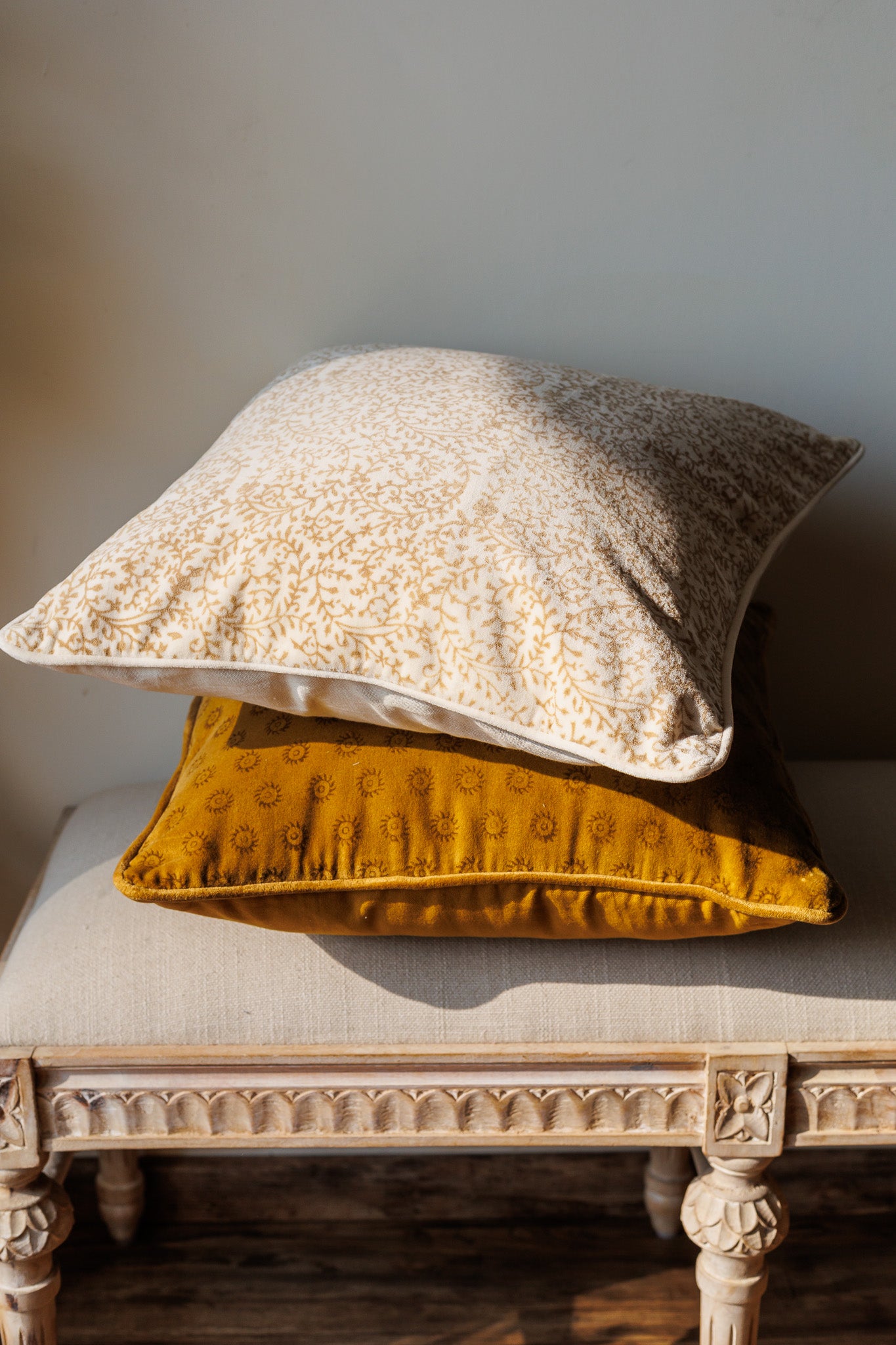 Mumtaz Velvet Cushion Cover