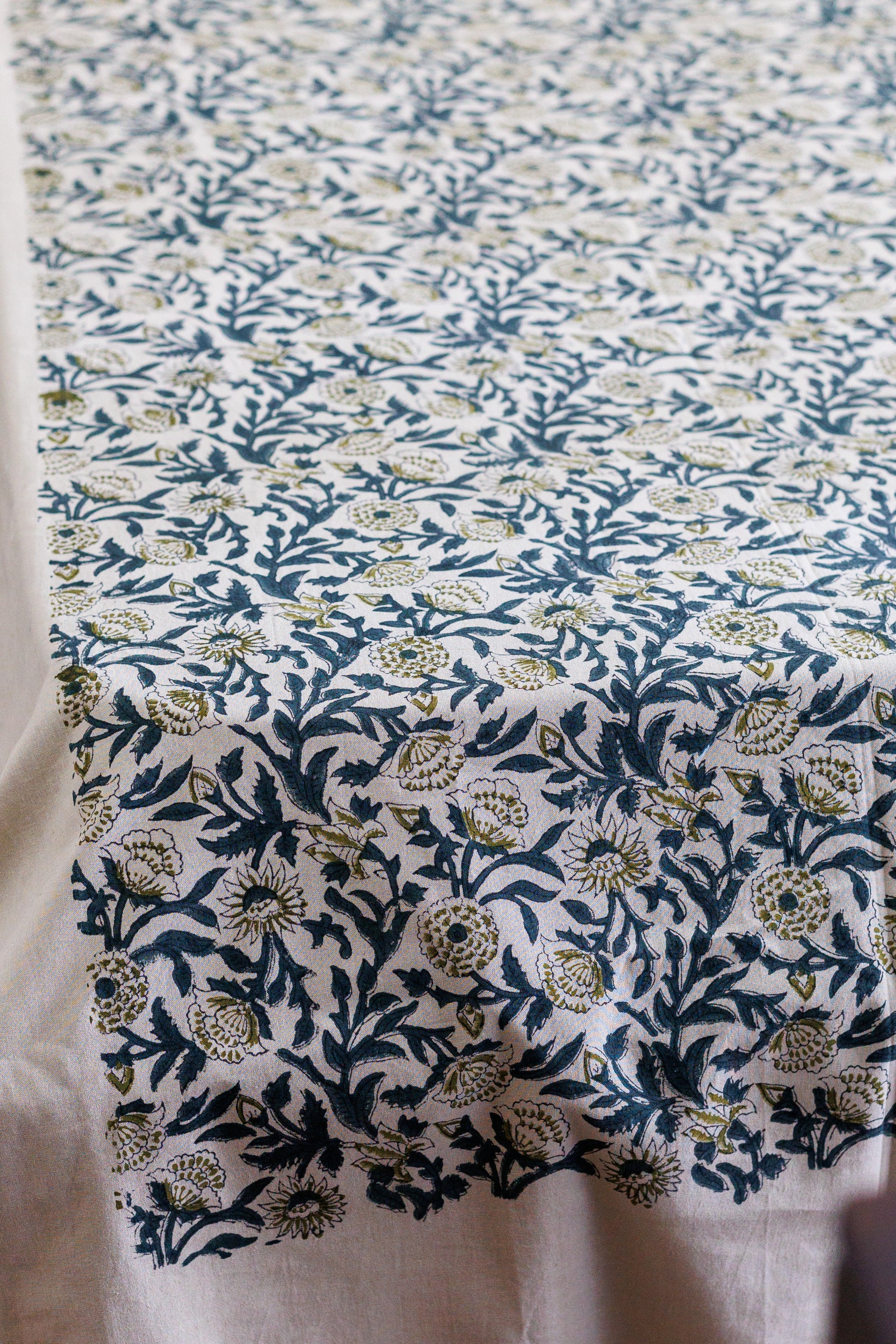 Block print Cotton Double bedsheet in floral pattern